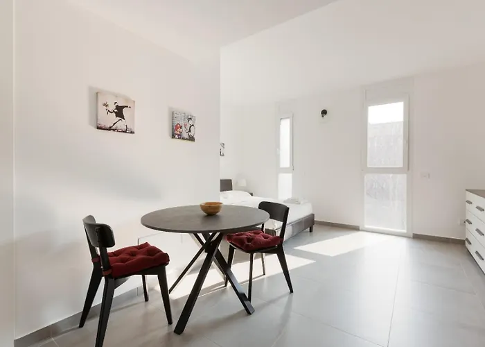 Guesthost - Udine M2 - Bright And Cozy * Milan
