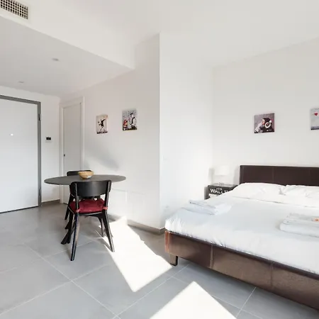 Guesthost - Udine M2 - Bright And Cozy *